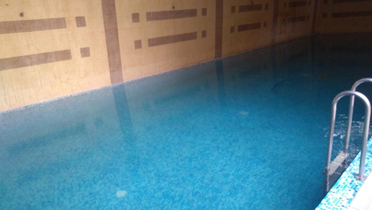 Hotel Bizzotel Gurgaon Buitenkant foto