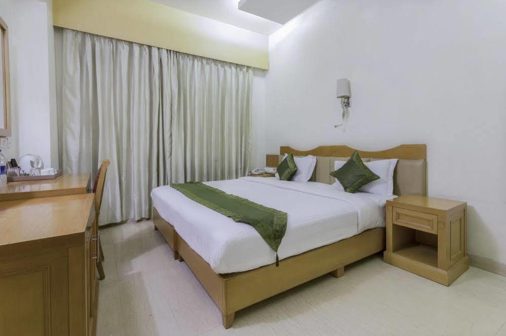 Hotel Bizzotel Gurgaon Buitenkant foto